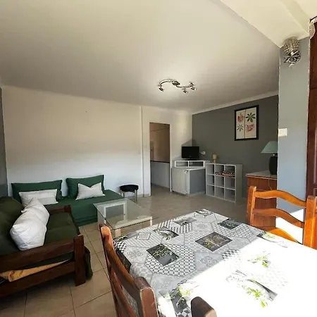 Avec 3 Chambres Hyères